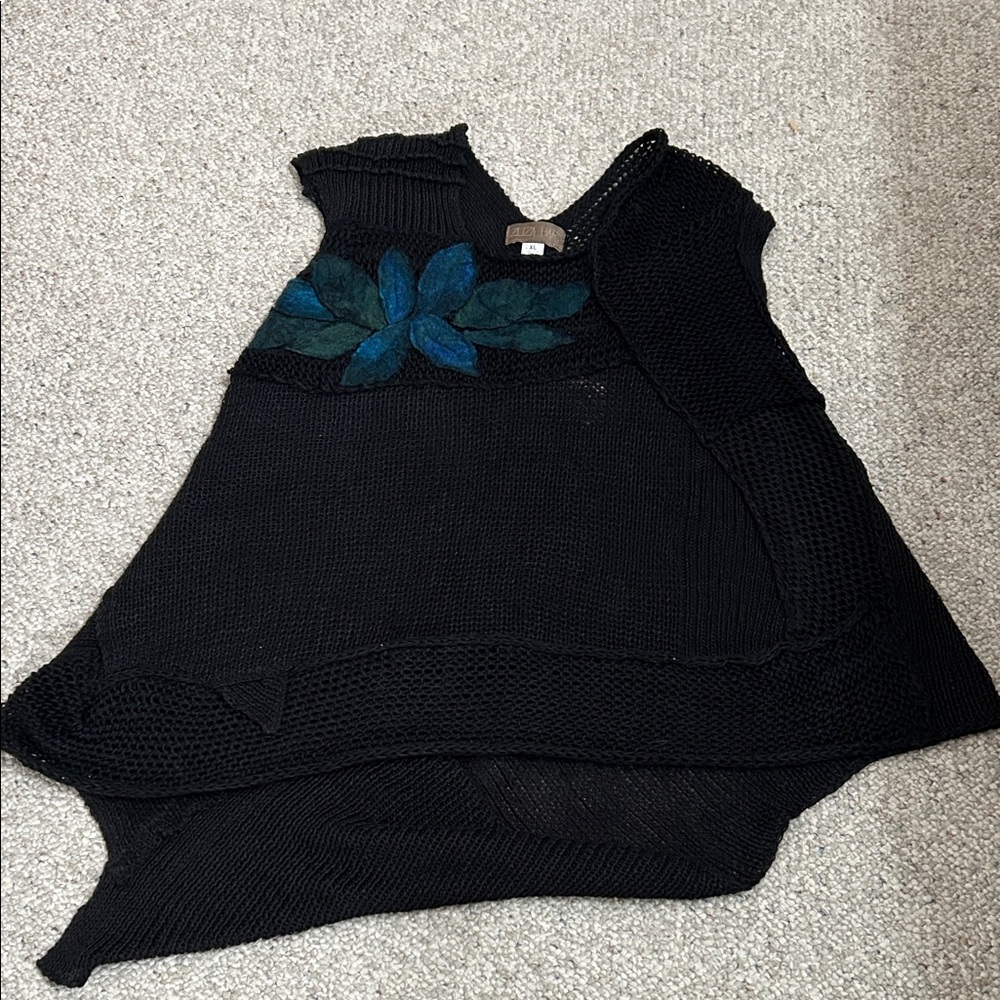 Zuza Bart Black Knit Sleeveless Top with Blue Floral Design